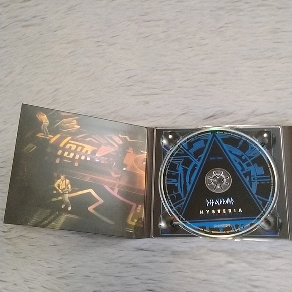 EUC Def Leppard 'Hysteria' Deluxe Edition Double CD - Picture 4 of 12